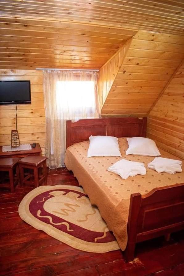 ホテル Cabana Ancuta ブルトプ エクステリア 写真