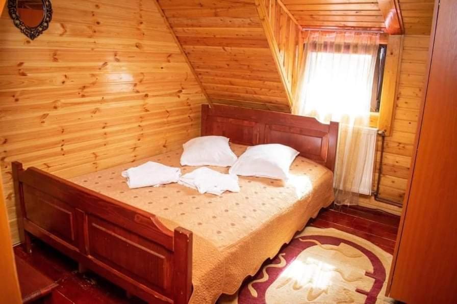 ホテル Cabana Ancuta ブルトプ エクステリア 写真