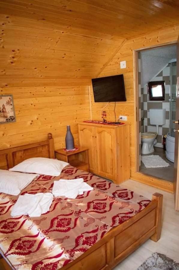 ホテル Cabana Ancuta ブルトプ エクステリア 写真